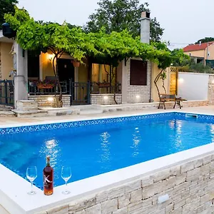 https://country-house-korlat.hotelinzadar.com