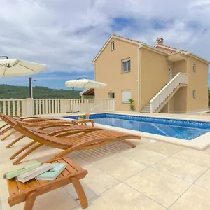 https://paradise.hotelinzadar.com