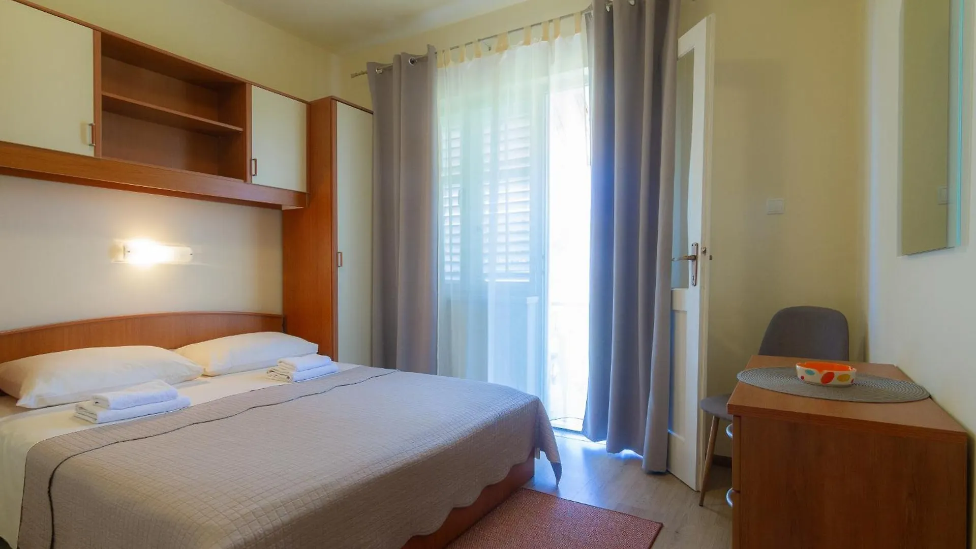 Apartments & Rooms Sanja Rab Town