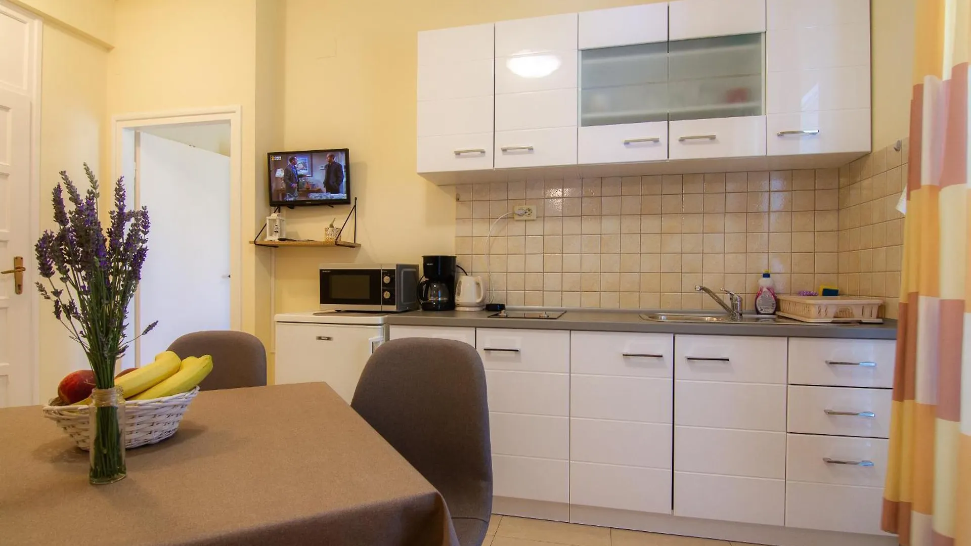 Apartments & Rooms Sanja Rab Town